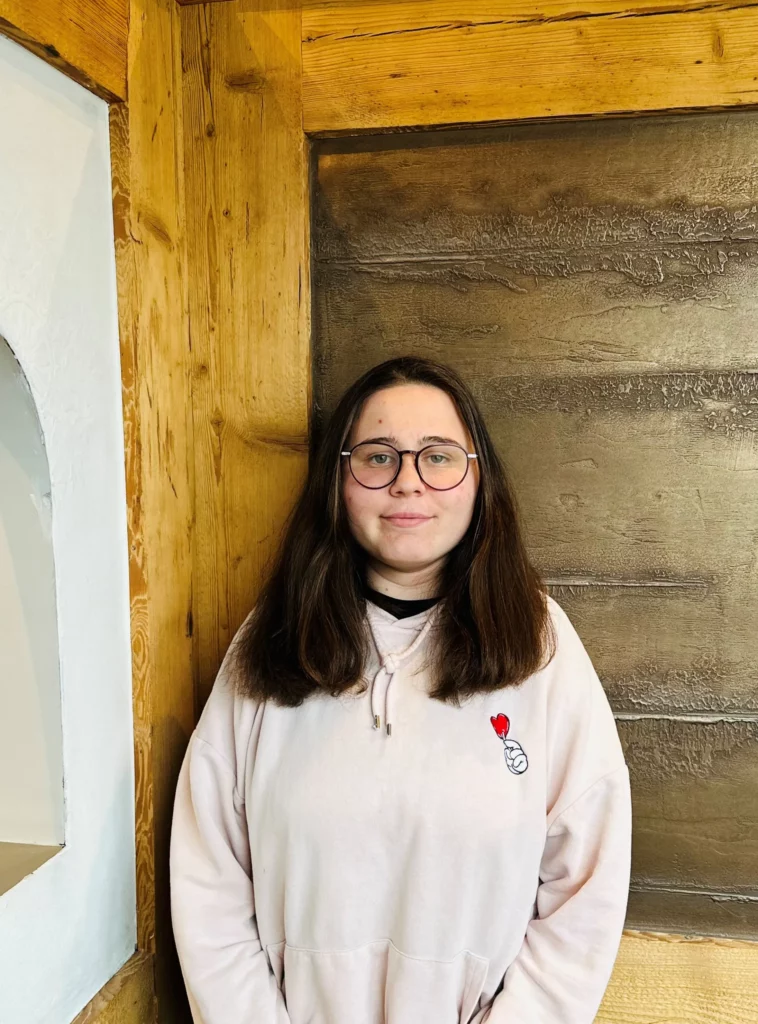 Eva Luisier est apprentie à l'entreprise Venance Bonvin SA